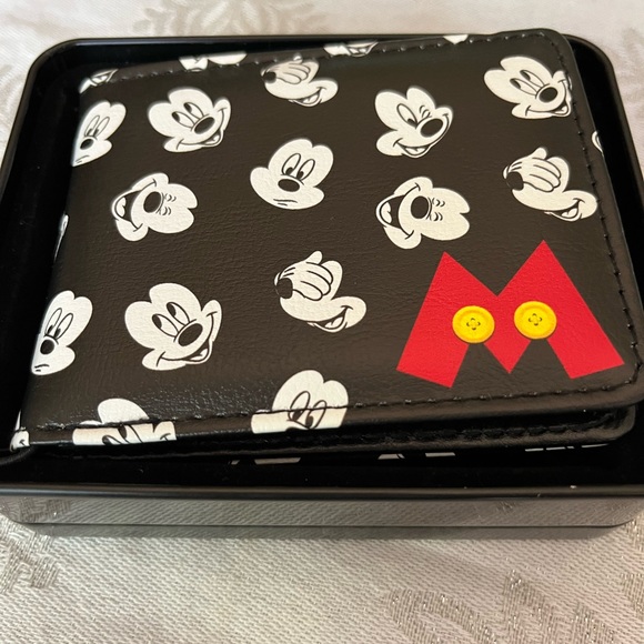 Disney Mickey Mouse Trifold Wallet - Picture 2 of 5